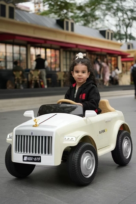 CJ-XBX-619 Nouveau modèle de télécommande Enfants Voyage en voiture voiture de sport Pour les enfants Voyage en voiture électrique de 12 volts Voyage en voiture de jouet